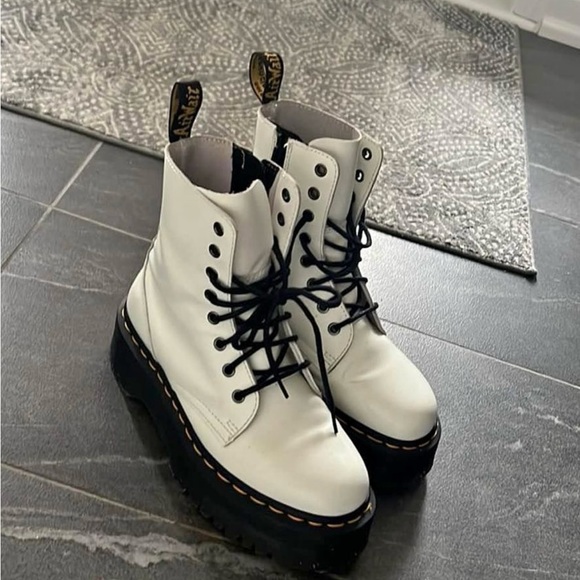 Dr. Martens Shoes - Dr. Martens Jadon white platform sz 7 ladies EUC